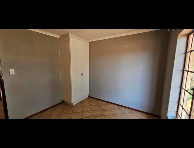 2 BEDROOM PROPERTY TO RENT IN LOTUS GARDENS
